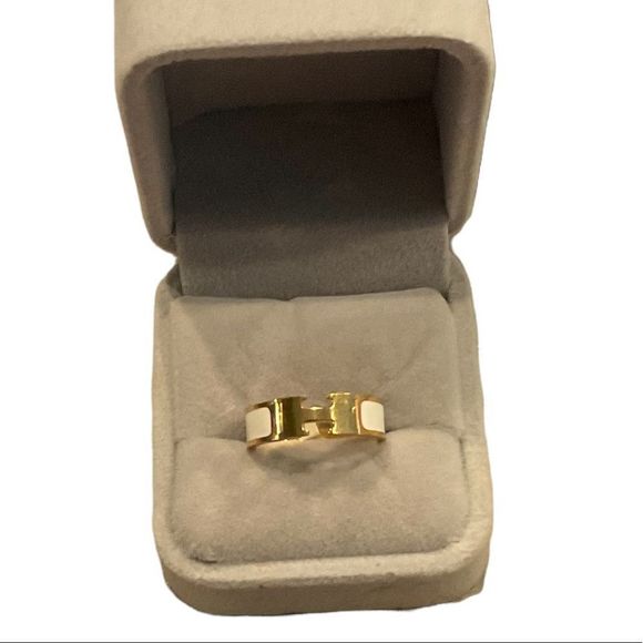 New “H” Harmony & Happiness Titanium Steele Buckle Gold & White Fashion Ring - Picture 3 of 7